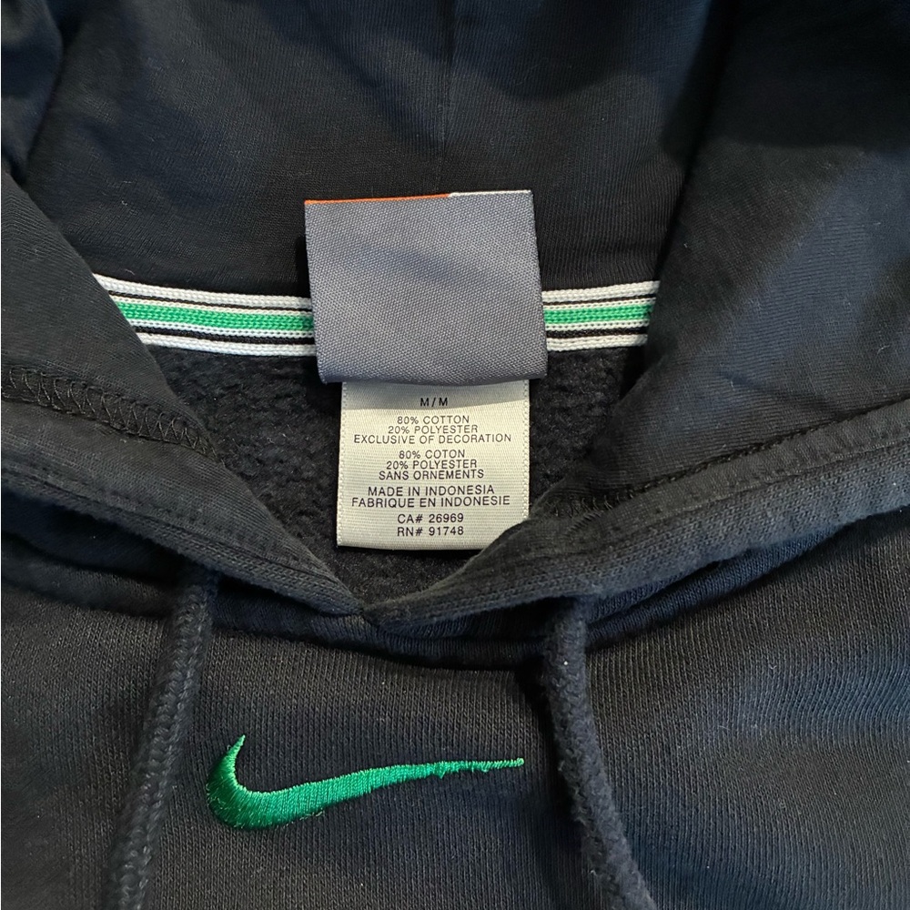 VTG NORTH DAKOTA FIGHTING SIOUX Hockey Hoodie Sweatshirt Nike Sewn Center Swoosh - Picture 3 of 8